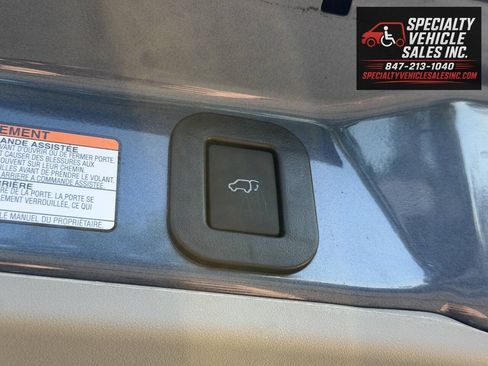 Used 2016 Toyota Sienna XLE FWD image 37