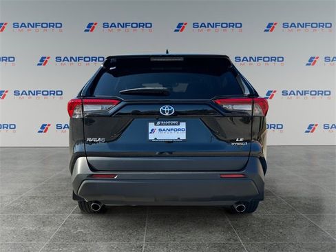 Used 2024 Toyota RAV4 LE image 4