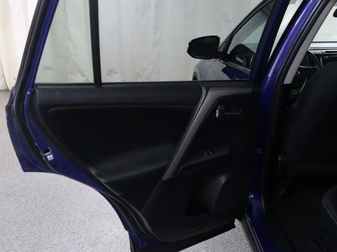 Used 2015 Toyota RAV4 XLE AWD/4WD image 23