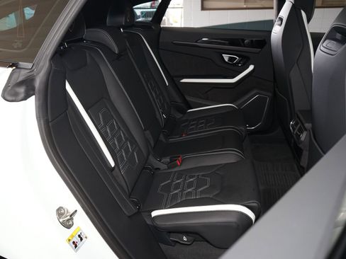 Used 2026 Lamborghini Urus SE image 23