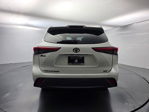 Used 2021 Toyota Highlander XLE FWD image 5