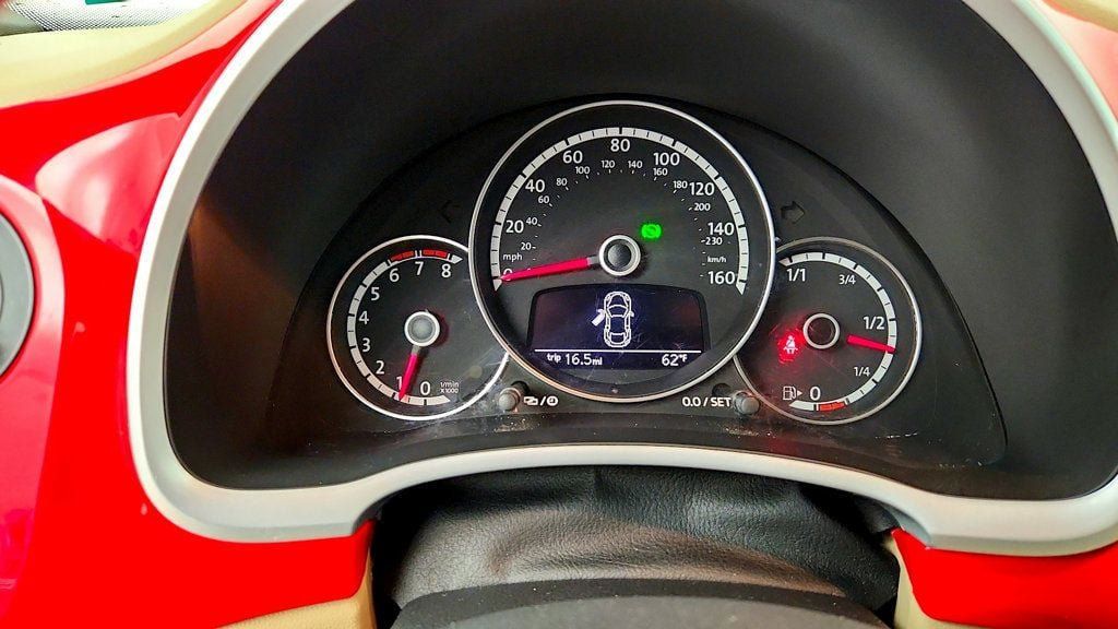 Used 2014 Volkswagen Beetle 2.5 FWD image 16