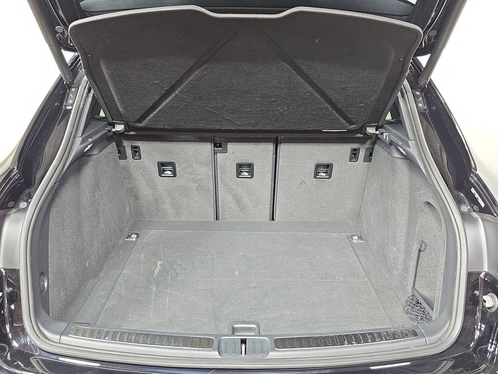 Certified 2026 Porsche Macan AWD/4WD image 25