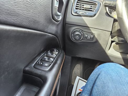 Used 2017 Jeep Compass Limited image 12