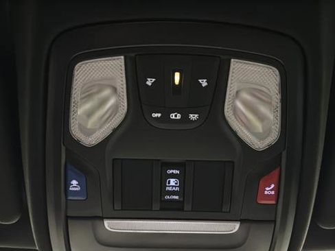 Used 2025 RAM 1500 Big Horn AWD/4WD image 30
