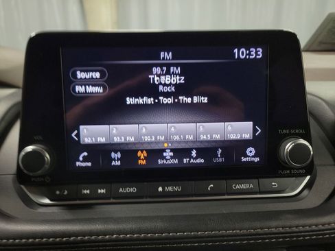 Used 2023 Nissan Rogue SV image 18