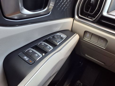 New 2026 Kia Sorento S FWD image 12