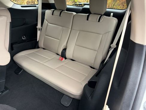 Used 2023 Ford Explorer XLT w/ Equipment Group 202A image 7