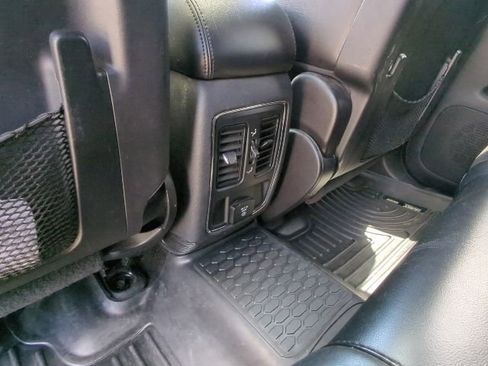 Used 2015 Jeep Grand Cherokee Altitude AWD/4WD image 23
