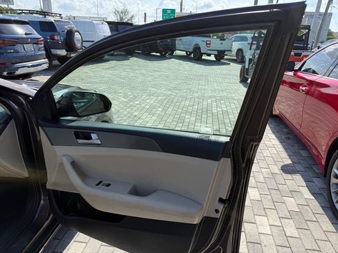 Used 2016 Hyundai Sonata SE FWD image 29