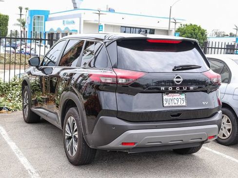 Used 2023 Nissan Rogue SV FWD image 12