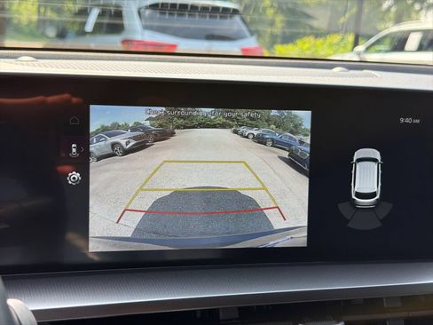 Used 2025 Kia Telluride LX FWD image 32
