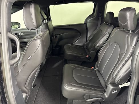 New 2026 Chrysler Voyager LX image 14