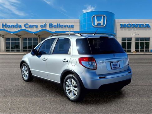 Used 2013 Suzuki SX4 Premium image 3