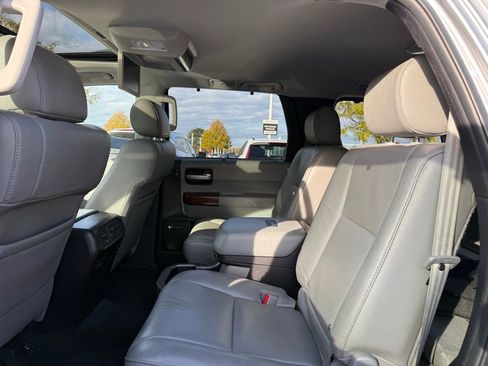 Used 2017 Toyota Sequoia Platinum image 15