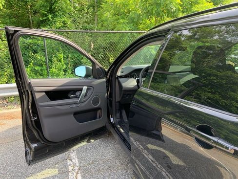 Certified 2024 Land Rover Discovery Sport S image 10