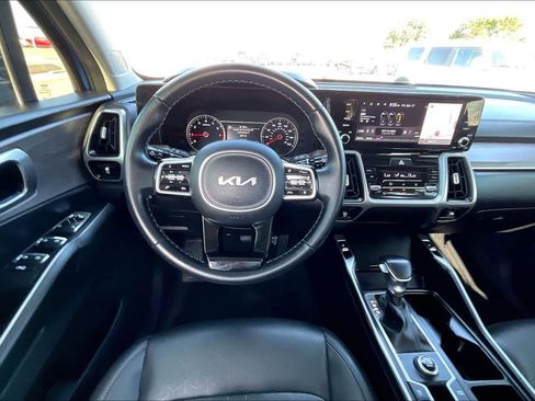 Used 2022 Kia Sorento EX image 6