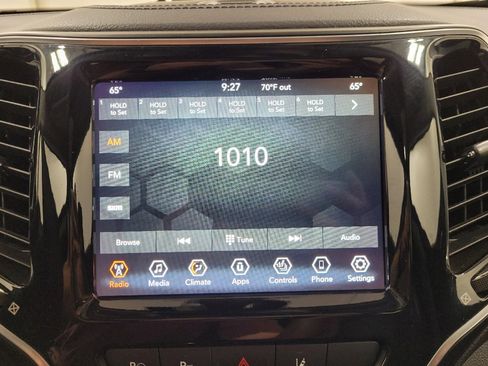 Used 2021 Jeep Cherokee Limited AWD/4WD image 25