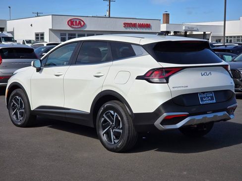Used 2024 Kia Sportage LX AWD/4WD image 3