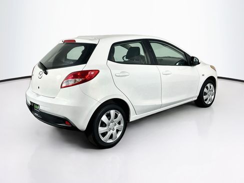 Used 2014 MAZDA MAZDA2 Sport FWD image 9