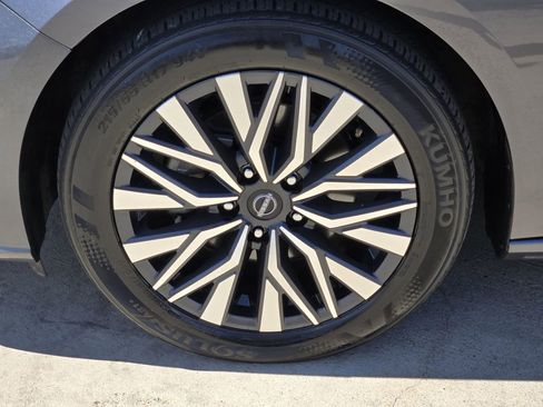 Used 2024 Nissan Altima 2.5 SV FWD image 7