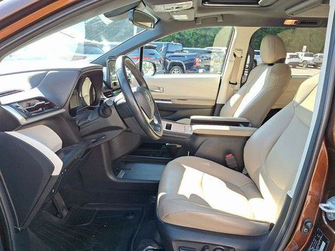 Certified 2021 Toyota Sienna XLE w/ XLE Plus Package AWD/4WD image 14