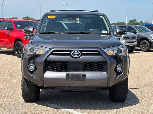 Used 2022 Toyota 4Runner SR5 Premium w/ Moonroof Package RWD image 3