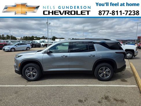 New 2026 Chevrolet Traverse LT w/ Driver Confidence Package AWD/4WD image 4