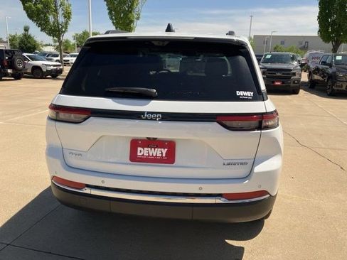 Used 2023 Jeep Grand Cherokee Limited w/ Luxury Tech Group II AWD/4WD image 7