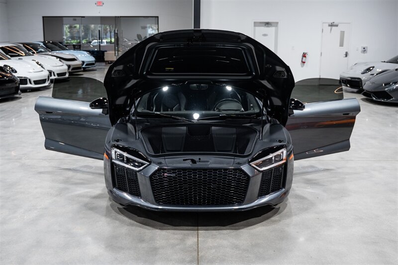Used 2018 Audi R8 V10 RWD image 36
