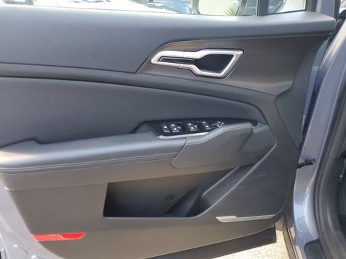 Used 2023 Kia Sportage EX FWD image 19