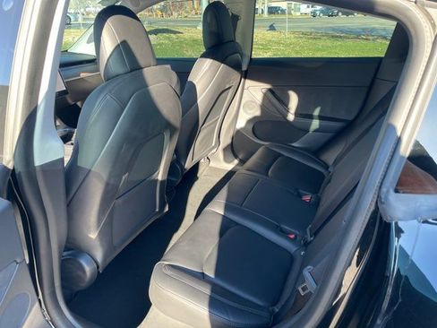 Used 2021 Tesla Model Y Long Range image 10
