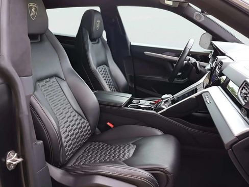Used 2021 Lamborghini Urus AWD/4WD image 24