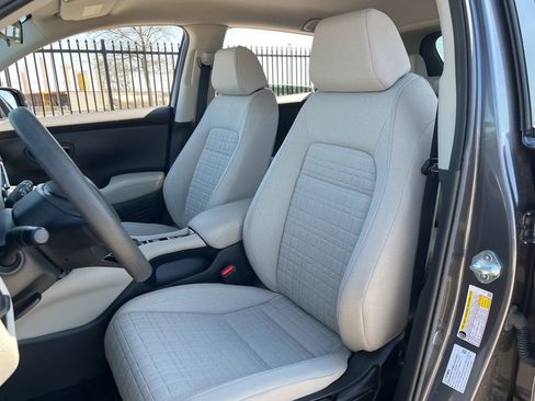 Certified 2023 Honda HR-V LX image 24