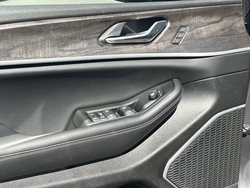 New 2026 Jeep Grand Cherokee L Limited RWD image 12
