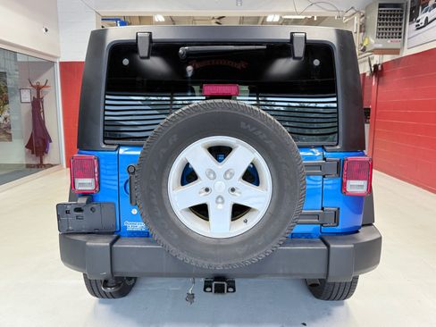 Used 2015 Jeep Wrangler Unlimited Sport w/ Quick Order Package 24S AWD/4WD image 6