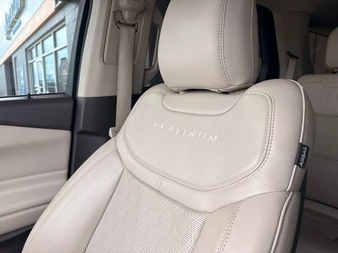 Used 2020 Ford Explorer Platinum w/ Premium Technology Package AWD/4WD image 34