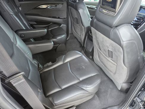 Used 2018 Cadillac Escalade Platinum AWD/4WD image 30