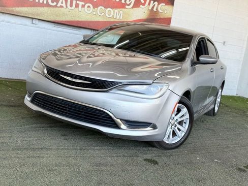 Used 2015 Chrysler 200 Limited image 2
