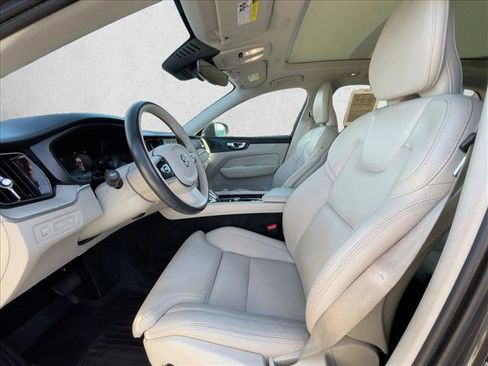 Used 2022 Volvo XC60 T8 Inscription w/ Advanced Package image 16