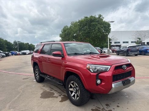 Used 2019 Toyota 4Runner TRD Off-Road image 3