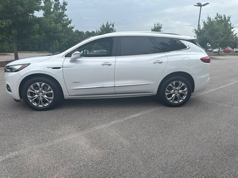 Used 2020 Buick Enclave Avenir w/ Avenir Technology Package FWD image 6