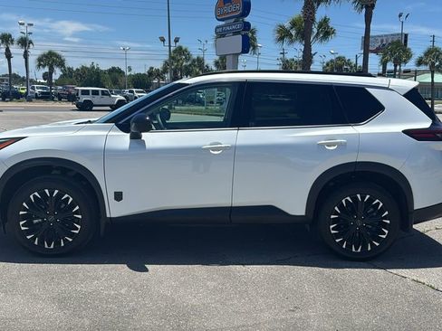 Used 2026 Nissan Rogue Dark Armor FWD image 2