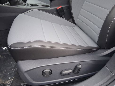 New 2026 Volkswagen Jetta SE FWD image 22