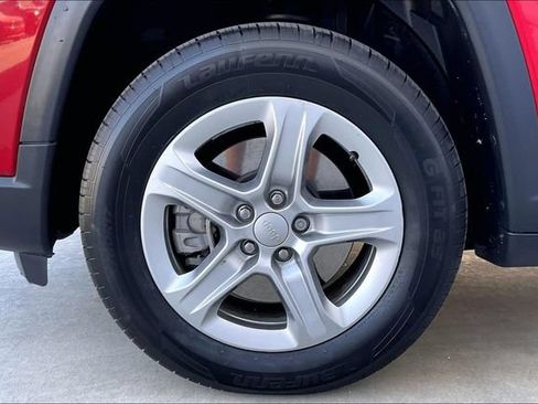 Certified 2023 Jeep Compass Latitude AWD/4WD image 8