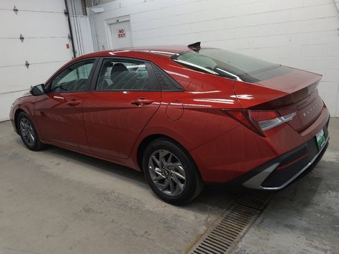 Used 2024 Hyundai Elantra SEL FWD image 3