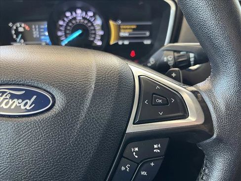 Used 2019 Ford Fusion Titanium image 21