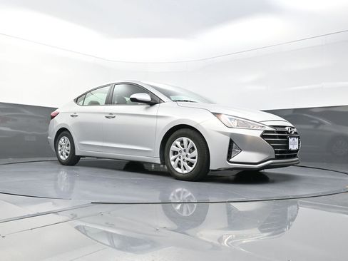 Used 2019 Hyundai Elantra SE image 23