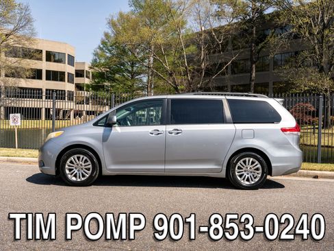 Used 2011 Toyota Sienna XLE w/ Entertainment Pkg FWD image 9