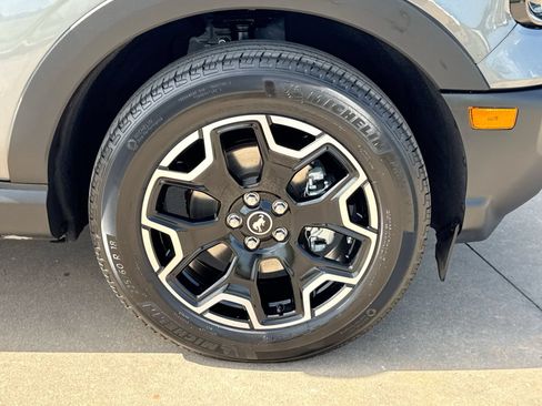 Used 2025 Ford Bronco Sport Outer Banks w/ Outer Banks Tech Package+ AWD/4WD image 10